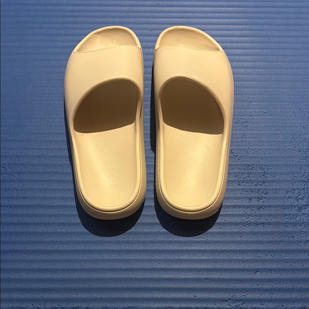 Wild Fable Cream Slide Sandals